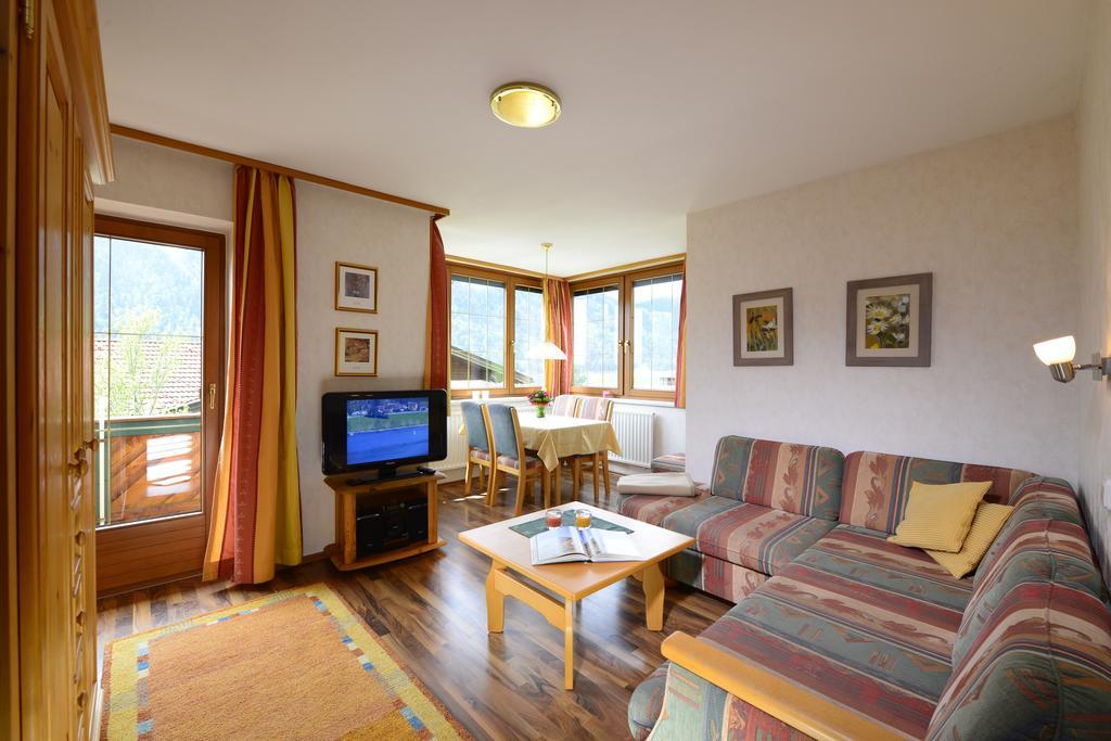 Antares Am See Maurach  Room photo